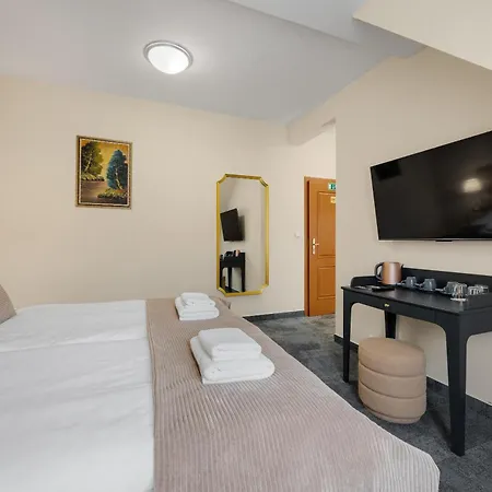 Reverie - Dependance, Check-in At Metropolitan Star Отель