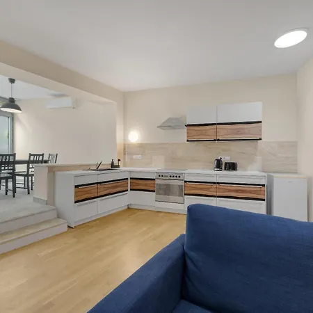 Reverie - Dependance, Check-in At Metropolitan Star Отель 3*