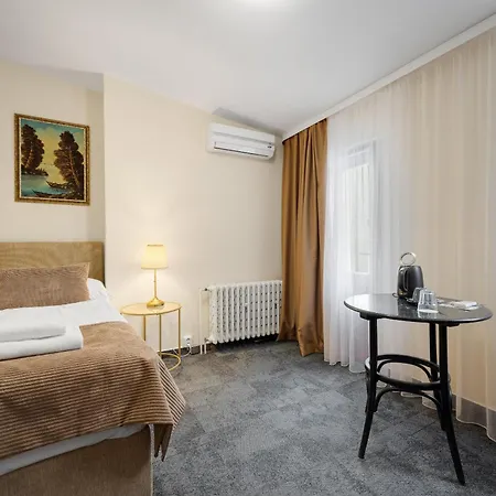 Reverie - Dependance, Check-in At Metropolitan Star Отель Братислава