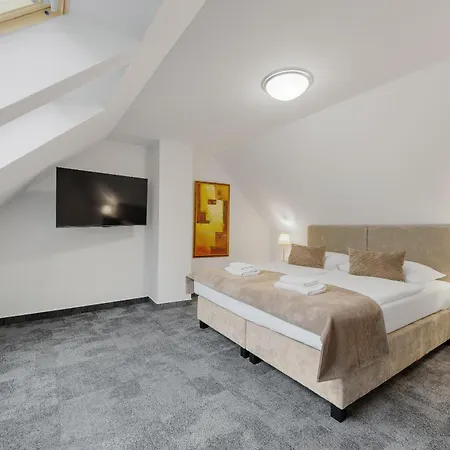 Hotel Reverie - Dependance, Check-in At Metropolitan Star Bratislava