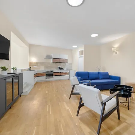 Reverie - Dependance, Check-in At Metropolitan Star 3* Братислава