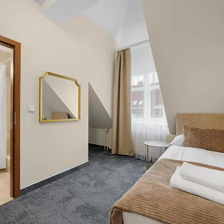 Reverie - Dependance, Check-in At Metropolitan Star Отель