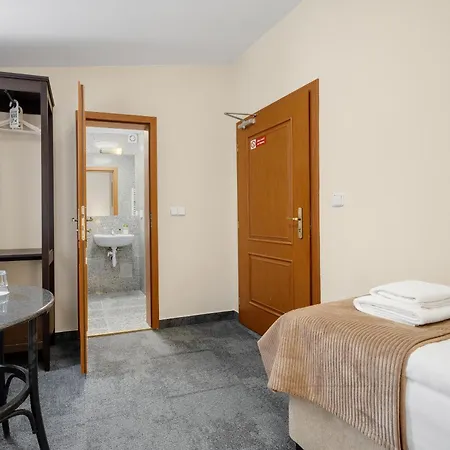 Reverie - Dependance, Check-in At Metropolitan Star Hotel Bratislava