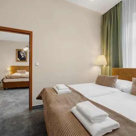 Отель Reverie - Dependance, Check-in At Metropolitan Star