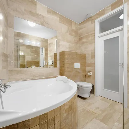Reverie - Dependance, Check-in At Metropolitan Star 3* Pozsony