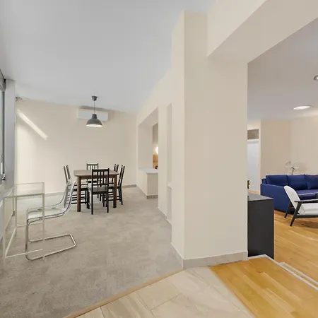 Reverie - Dependance, Check-in At Metropolitan Star Отель 3*