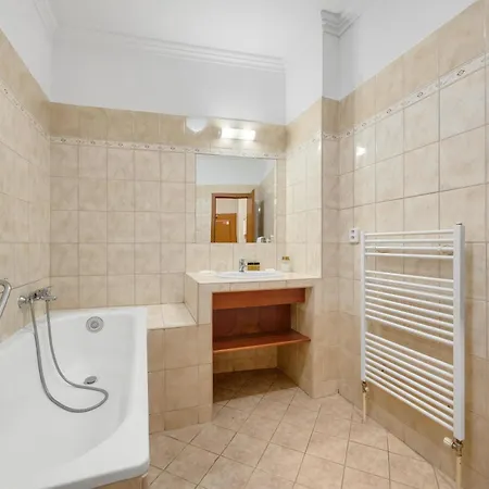 Hotel Reverie - Dependance, Check-in At Metropolitan Star 3*