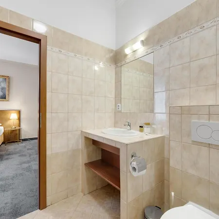 Reverie - Dependance, Check-in At Metropolitan Star Отель Братислава