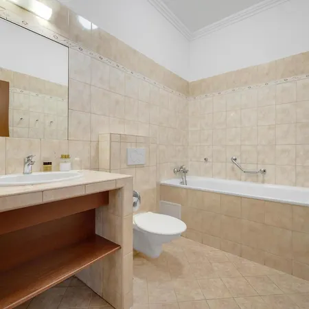 Reverie - Dependance, Check-in At Metropolitan Star Hotel