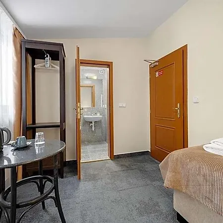 Otel Reverie - Dependance, Check-in At Metropolitan Star