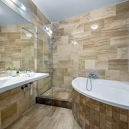 Otel Reverie - Dependance, Check-in At Metropolitan Star Bratislava