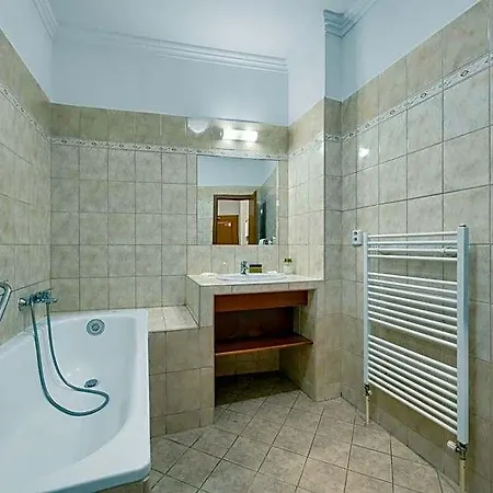 Reverie - Dependance, Check-in At Metropolitan Star Otel Bratislava