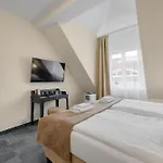 Hotel Reverie - Dependance, Check-in At Metropolitan Star 3*