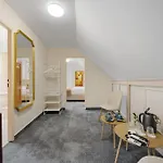 Reverie - Dependance, Check-in At Metropolitan Star Hotel Bratislava
