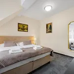 Reverie - Dependance, Check-in At Metropolitan Star Hotel 3*
